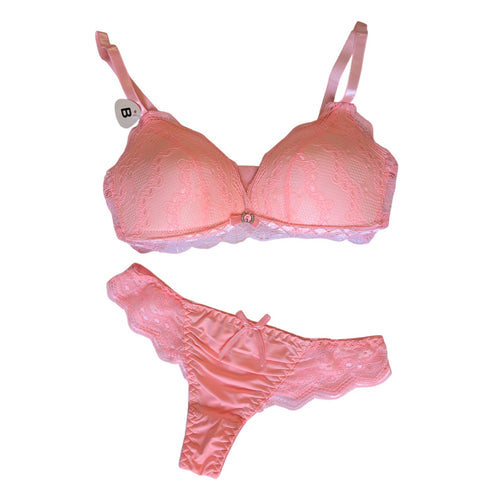 e1212 Ensemble soutien-gorge sans armatures et tanga – Dentelle et détail bijou